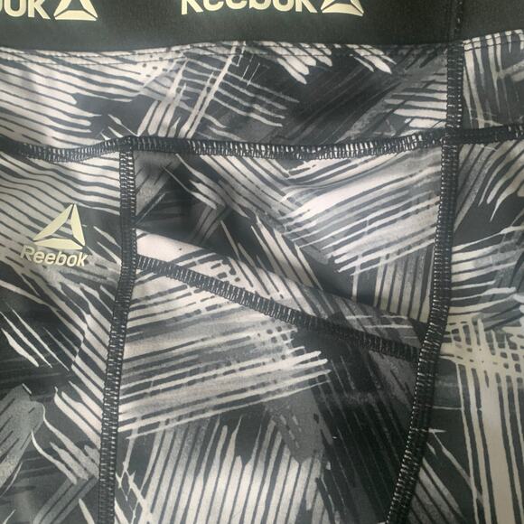 Reebok Black and White Print Capri Leggings Size Small - Picture 4 of 11